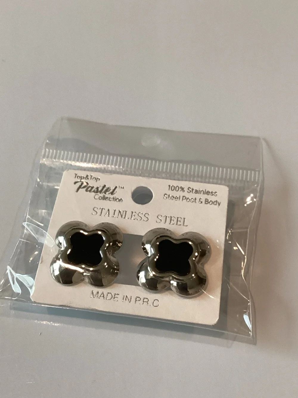 Clover Hair Clips and Earrings Set - Red & Green